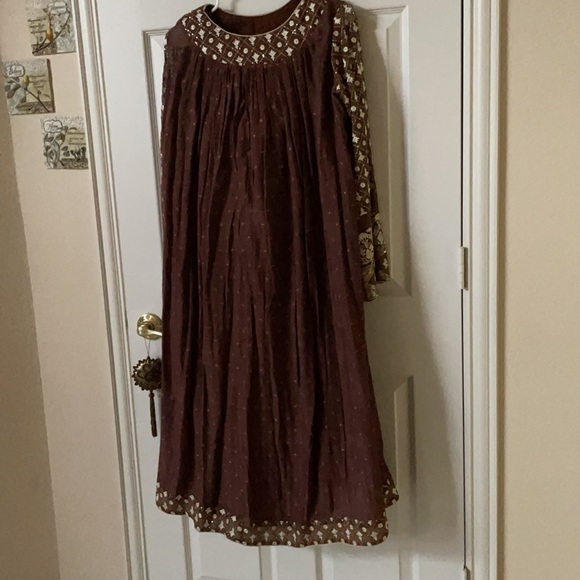 Pakistani and Indian desi outfit - Picture 8 of 12